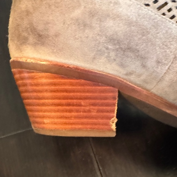 Women's Via Spiga Gray Suede Ankle Boots 9.5 - Picture 14 of 16